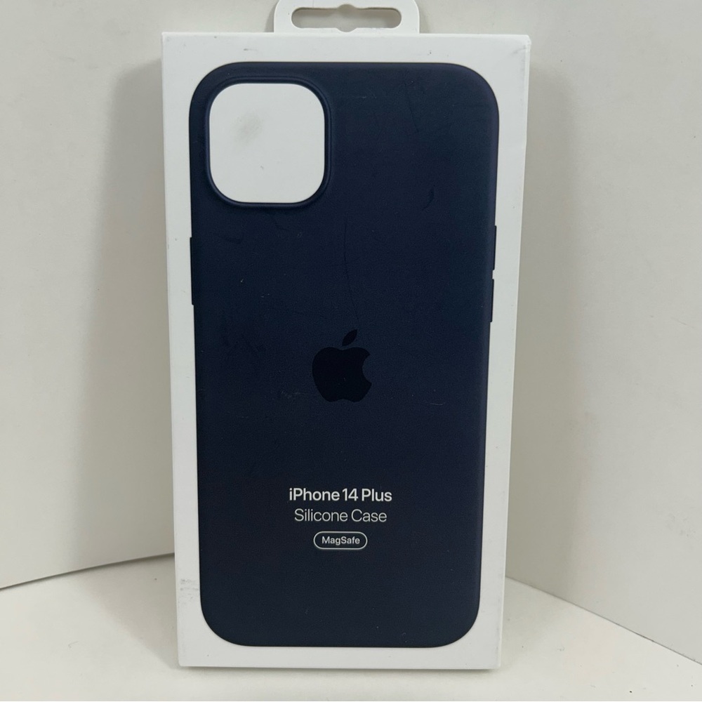 iPhone 14 Plus MagSafe Silicone case